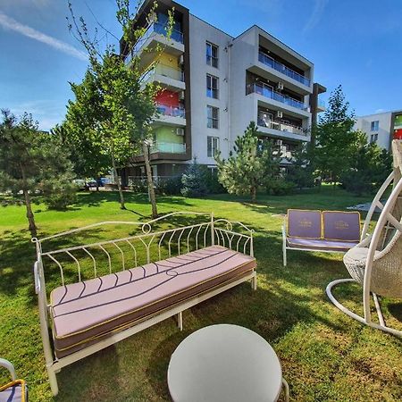 Apartamento Beside Airport Otopeni Exterior foto