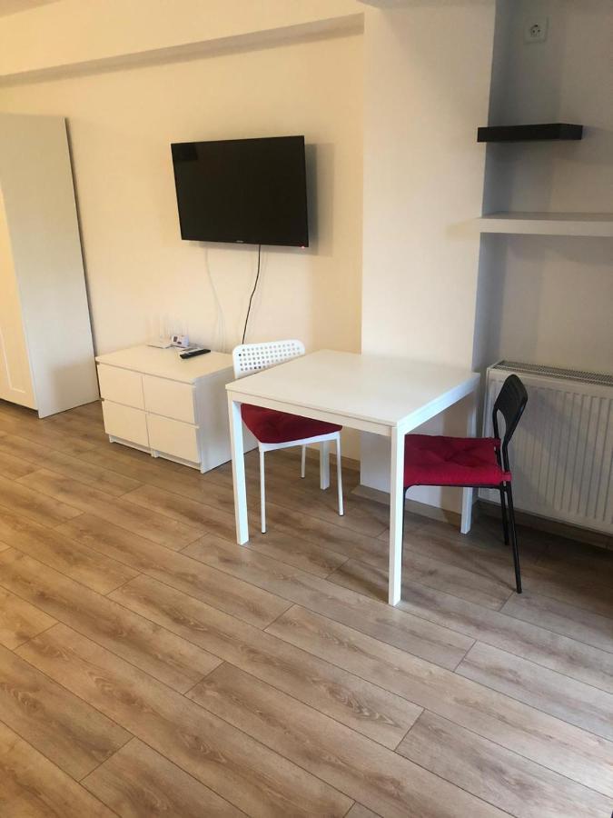 Apartamento Beside Airport Otopeni Exterior foto